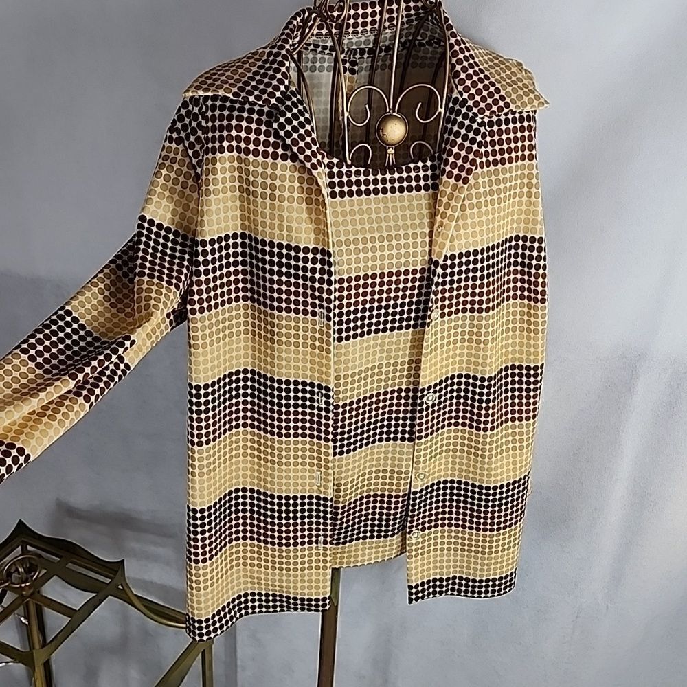 Vintage Dotted Sleeveless Shirt & Collared Shirt